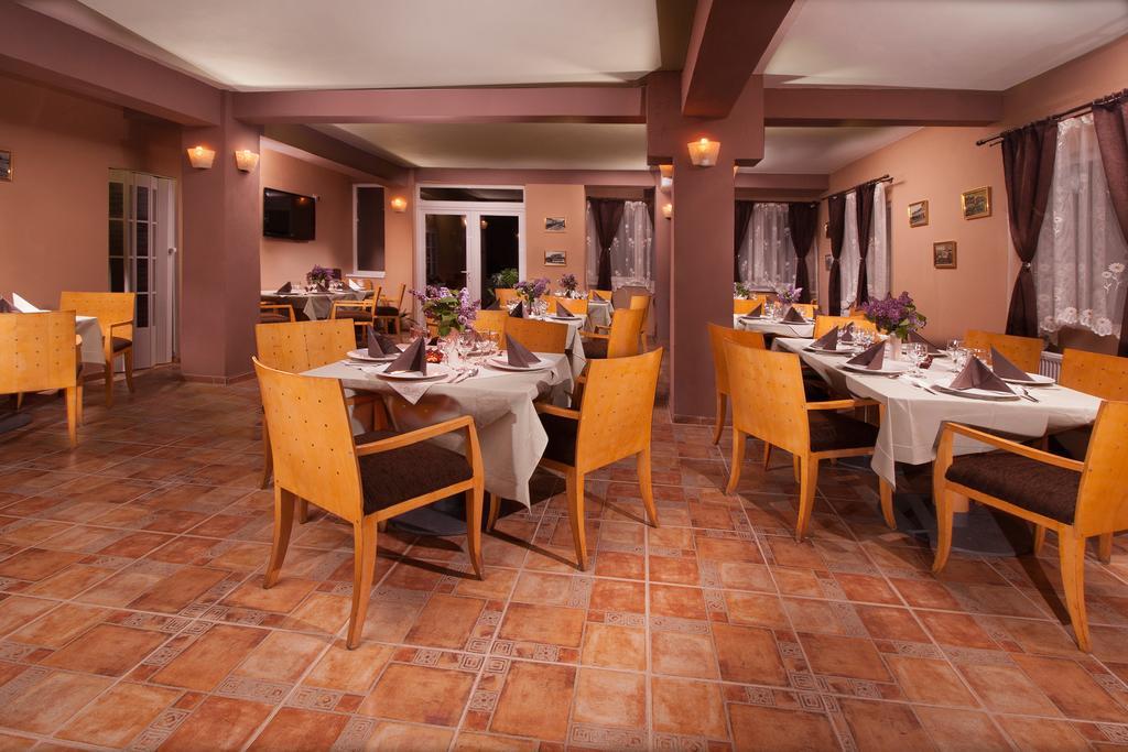 Pensiunea Floare De Colt Hotel Baile Herculane Exterior photo